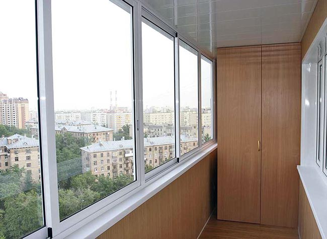 Остекление окон лоджий и балконов в Москве