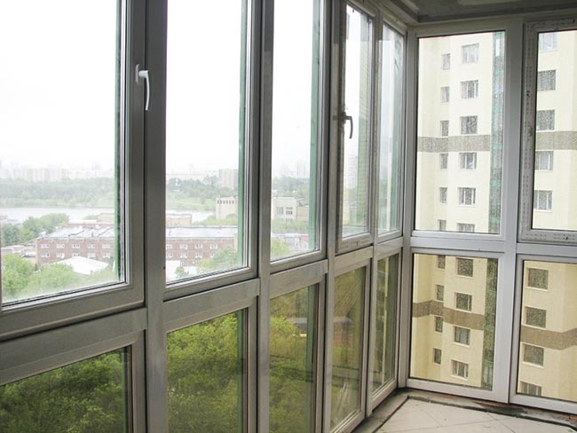 Ремонт застекленных балконов и лоджий в Москве и области