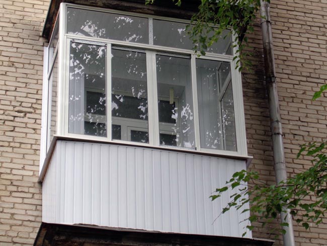 Остекление балкона в сталинке - сталинском доме
